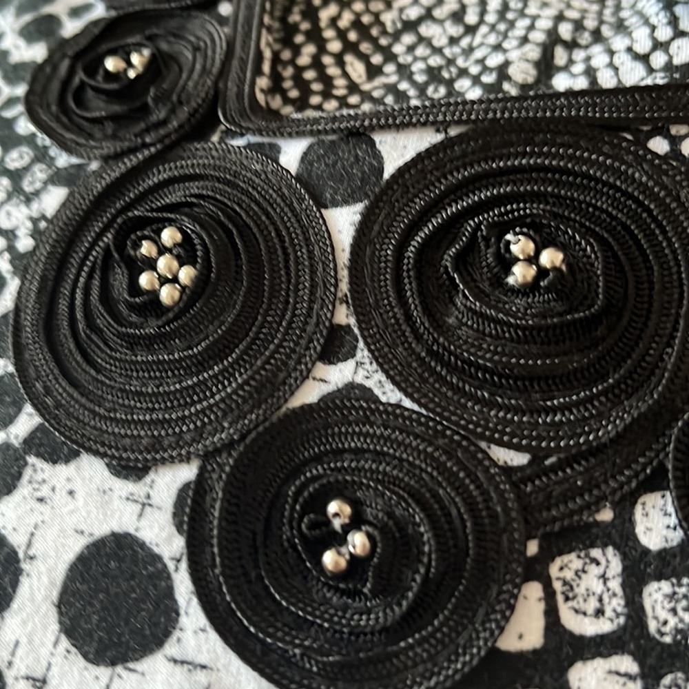 Ruby Rd.Top decorative around neck - Picture 9 of 9